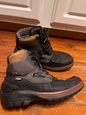 Pajar Womens size 9-9.5 plaid lined Lace-Up Boots